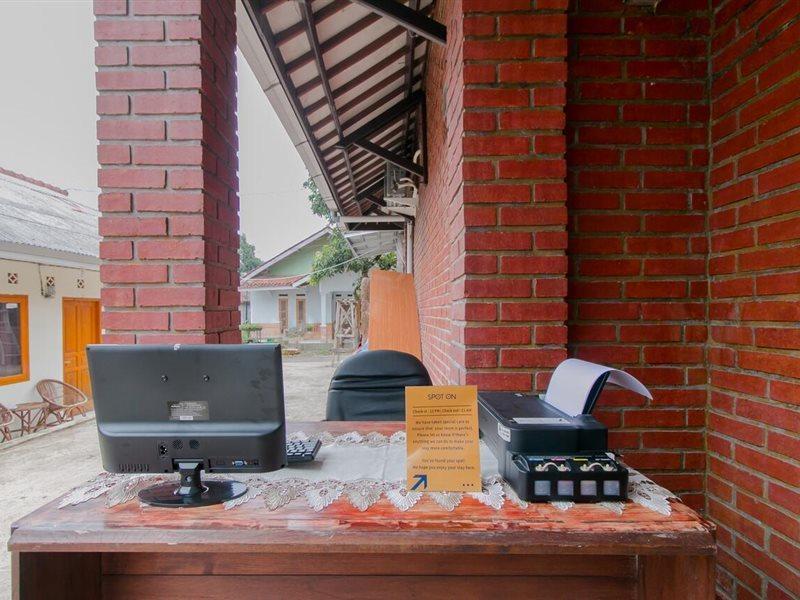 Ayu Homestay Syariah סוקאבומי מראה חיצוני תמונה