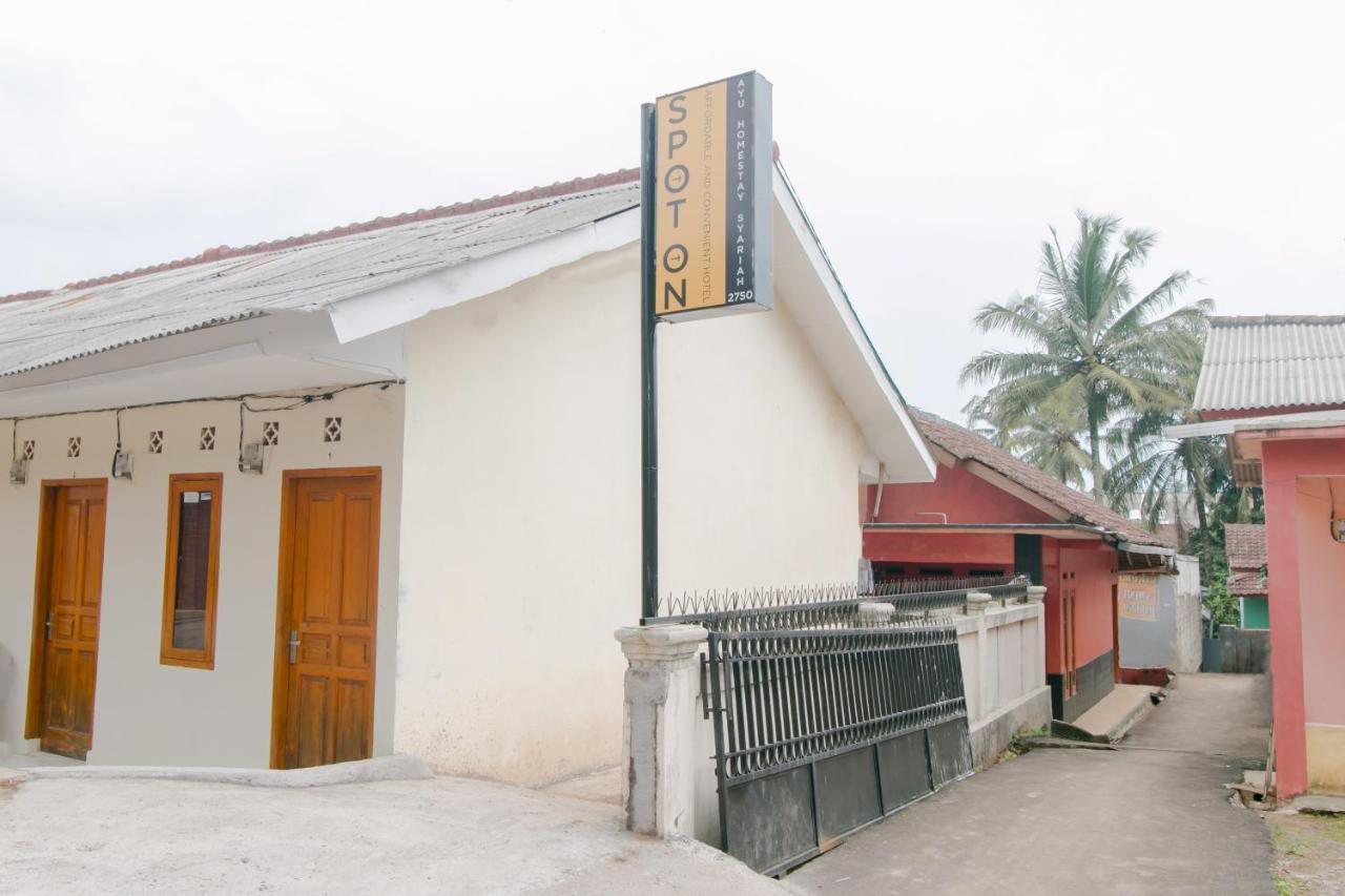Ayu Homestay Syariah סוקאבומי מראה חיצוני תמונה